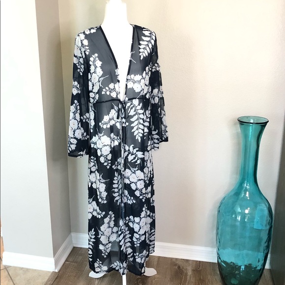 CLEARANCE ⭐️ New Floral Duster/Kimono with Tie - Picture 2 of 8